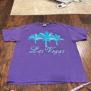 VTG single stitch purple Las Vegas Tee size XL GUC Palm trees on Hanes tag